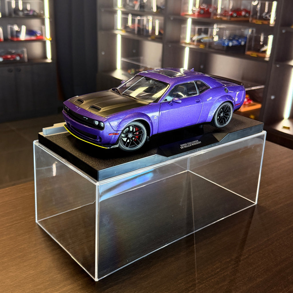 Dodge Challenger SRT Hellcat Widebody Streetfighters Plum Crazy, 2023, 1:18 méretarányban – Solido