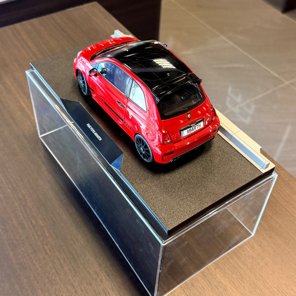 BMW M3 Competition M xDrive Touring 2024 – Twilight Purple Pearl Metallic Maßstab 1:18 von Solido