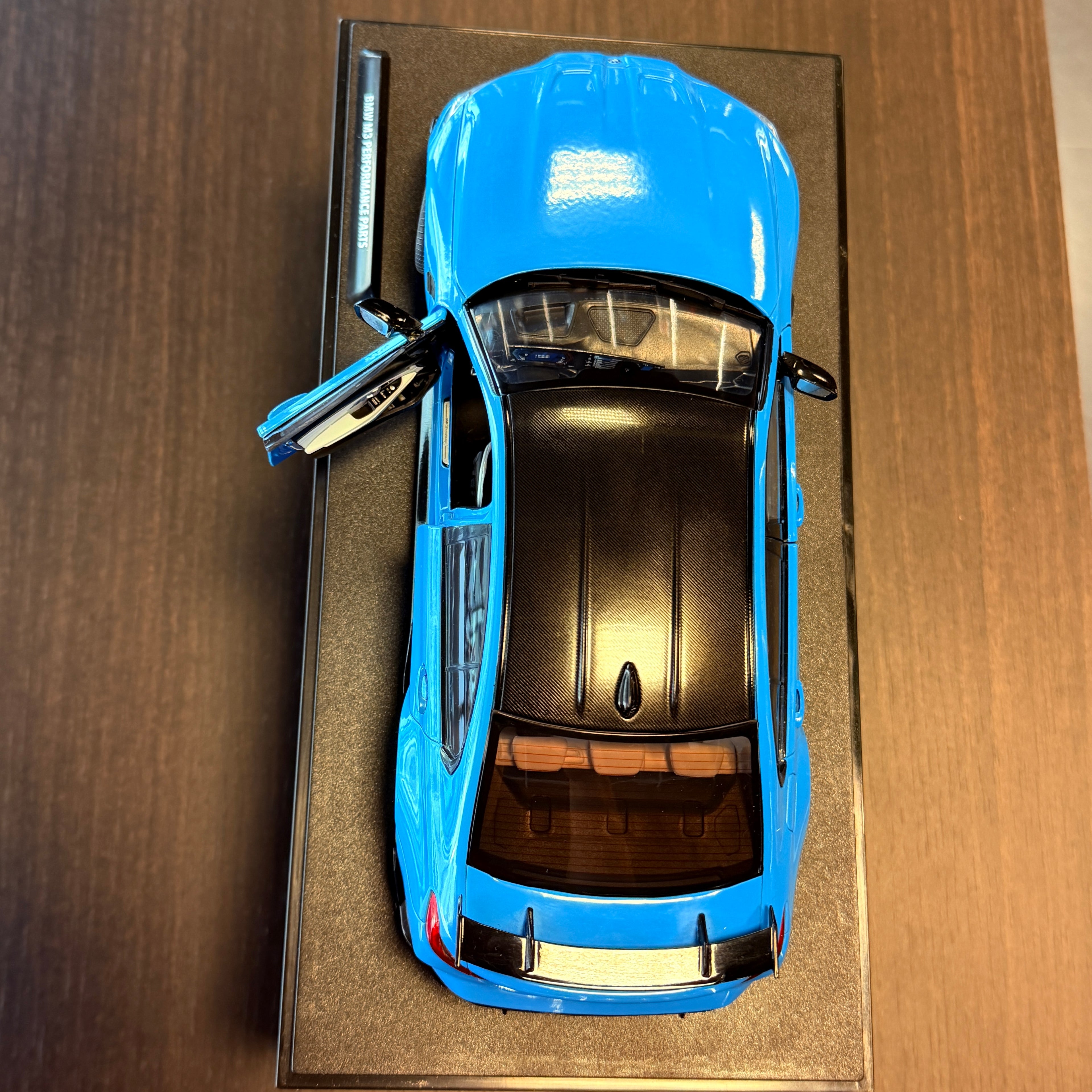 BMW M3 Competition M xDrive Touring 2024 – Twilight Purple Pearl Metallic Maßstab 1:18 von Solido