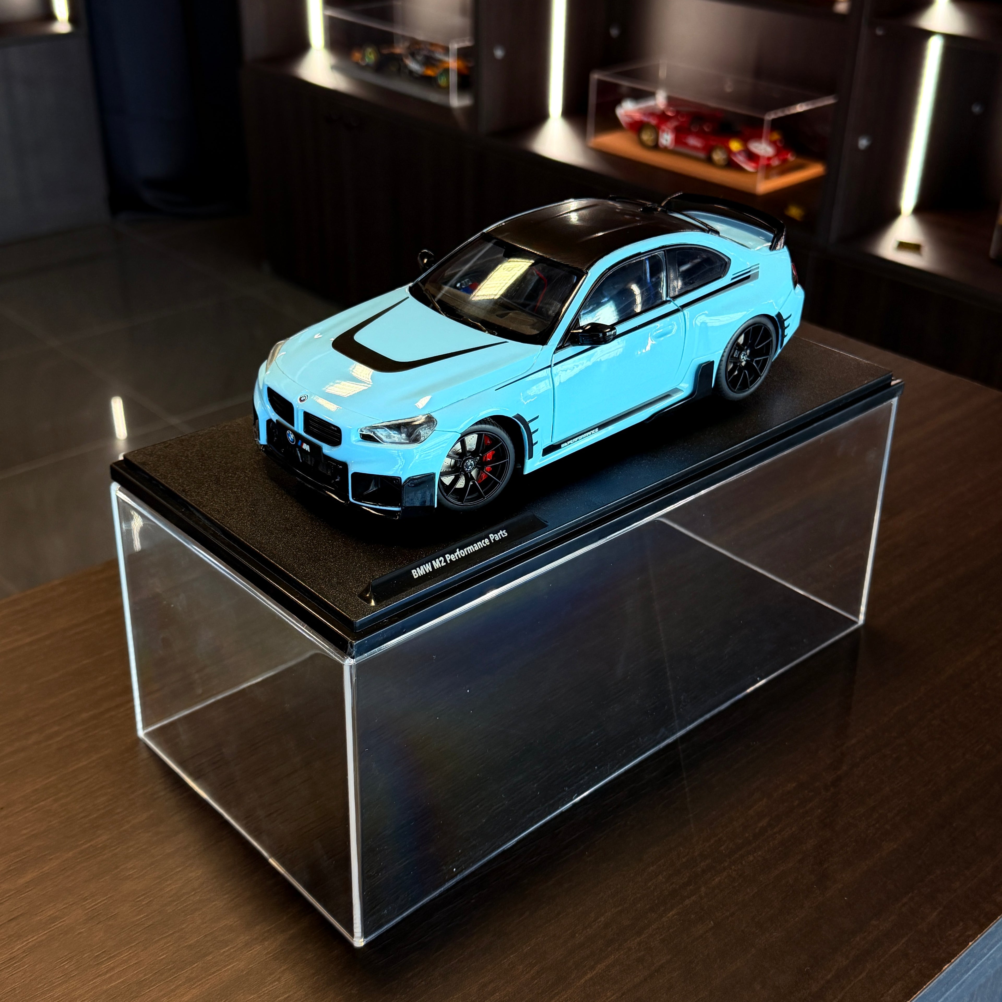 BMW M3 Competition M xDrive Touring 2024 – Twilight Purple Pearl Metallic Escala 1:18 de Solido