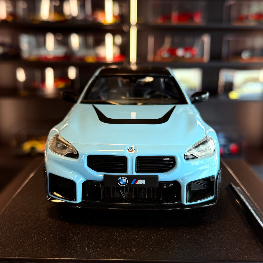 BMW M3 Competition M xDrive Touring 2024 – Twilight Purple Pearl Metallic Escala 1:18 de Solido