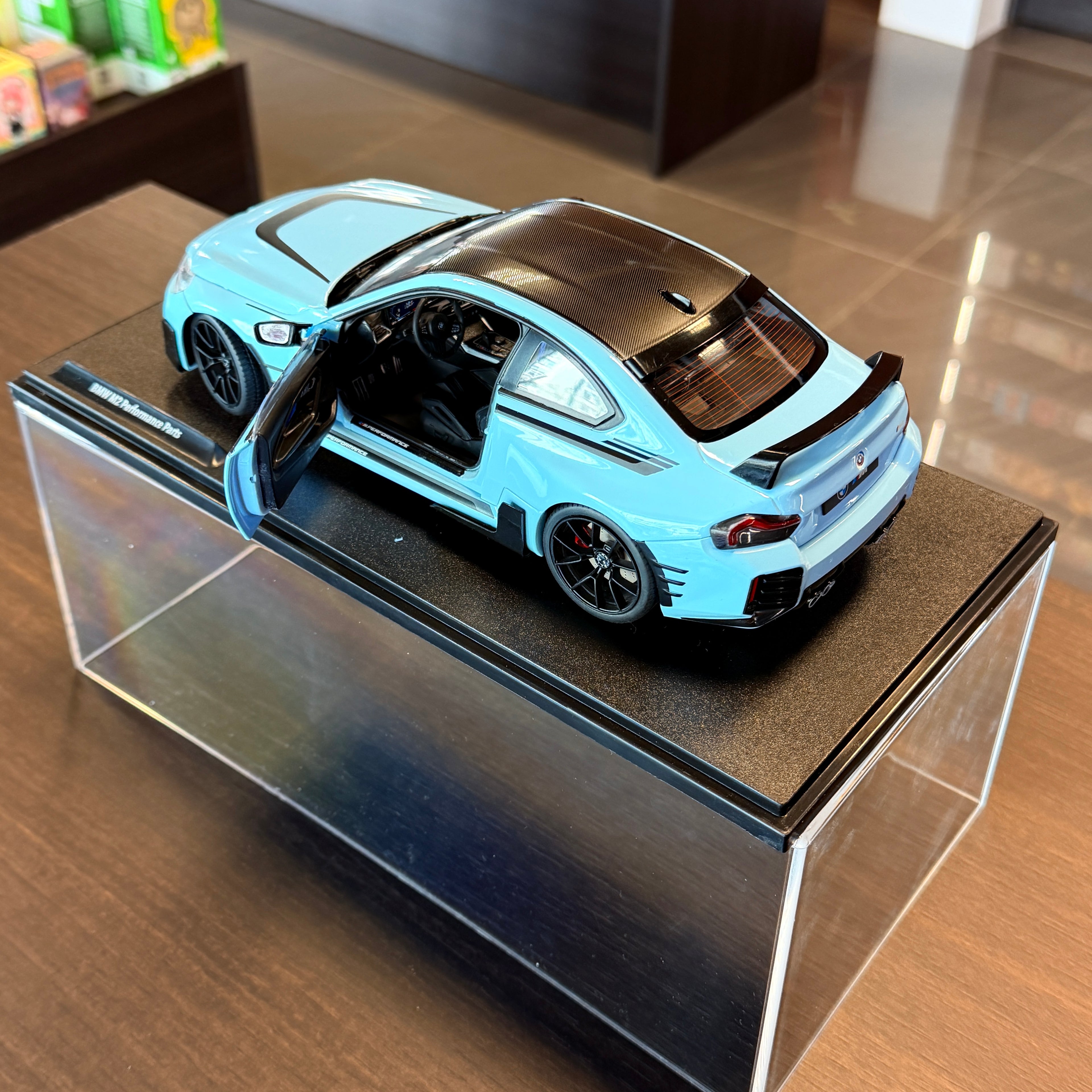 BMW M3 Competition M xDrive Touring 2024 – Twilight Purple Pearl Metallic Escala 1:18 de Solido
