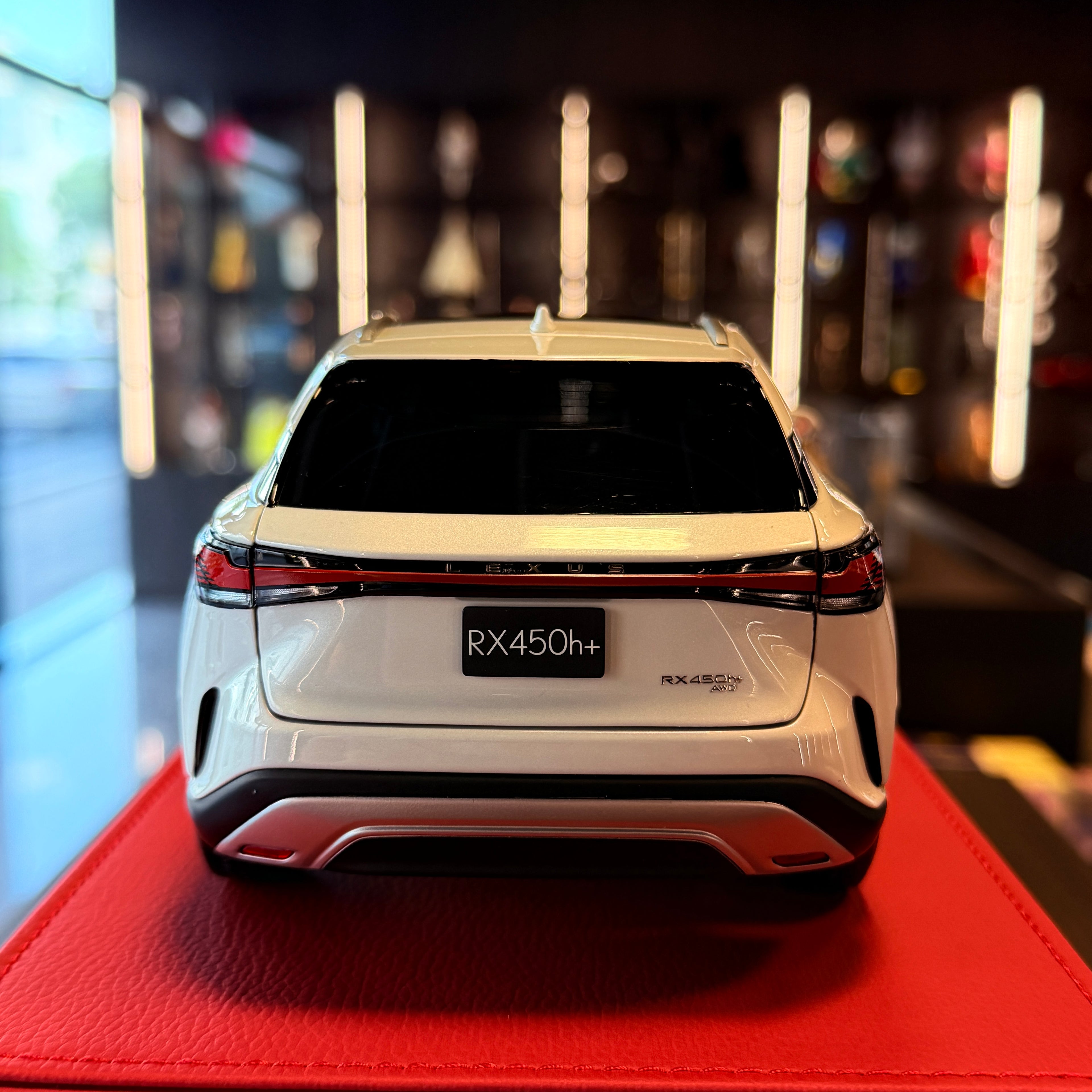 Lexus RX 450h+ – Sonic Quartz 1:18 Scale by KYOSHO
