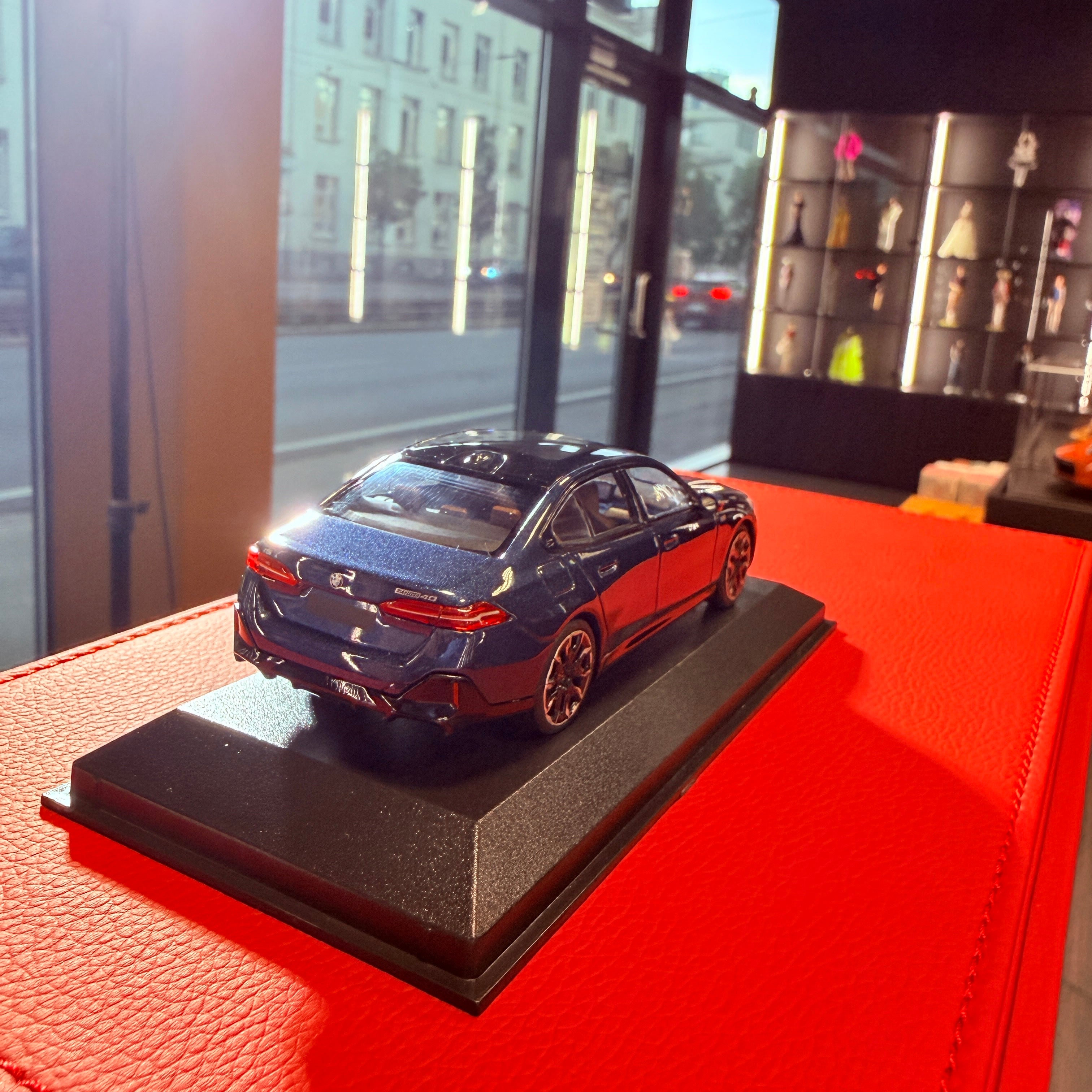 BMW i5 2024 Blue Metallic – 1:43 Scale Model Car by MINICHAMPS