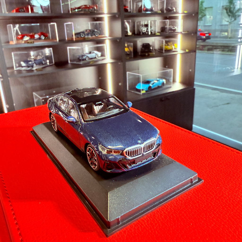 BMW i5 2024 Blue Metallic – 1:43 Scale Model Car by MINICHAMPS