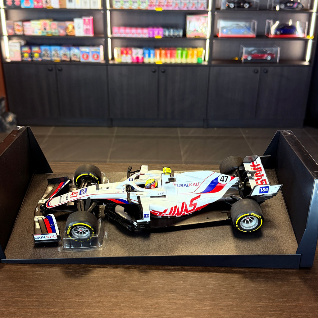 Ferrari SF-25 #16 Charles Leclerc Formel 1 2025 Modell im Maßstab 1:18