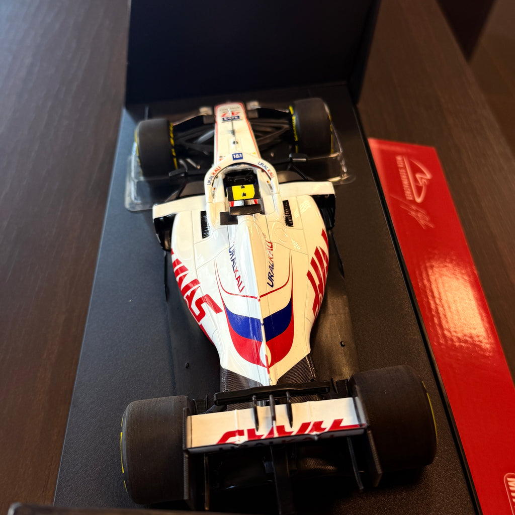 Ferrari SF-25 #16 Charles Leclerc Formel 1 2025 Modell im Maßstab 1:18