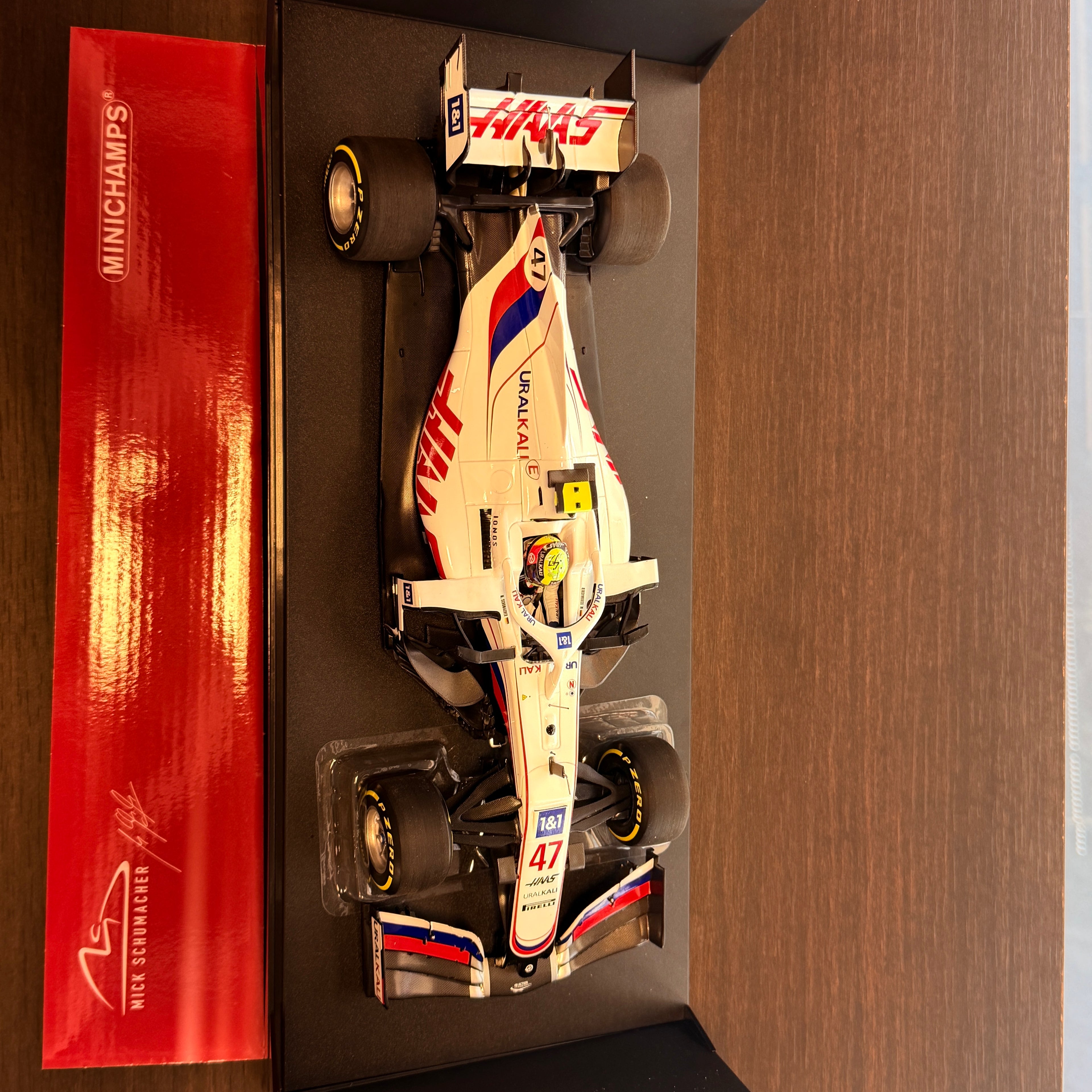 Ferrari SF-25 #16 Charles Leclerc Formel 1 2025 Modell im Maßstab 1:18