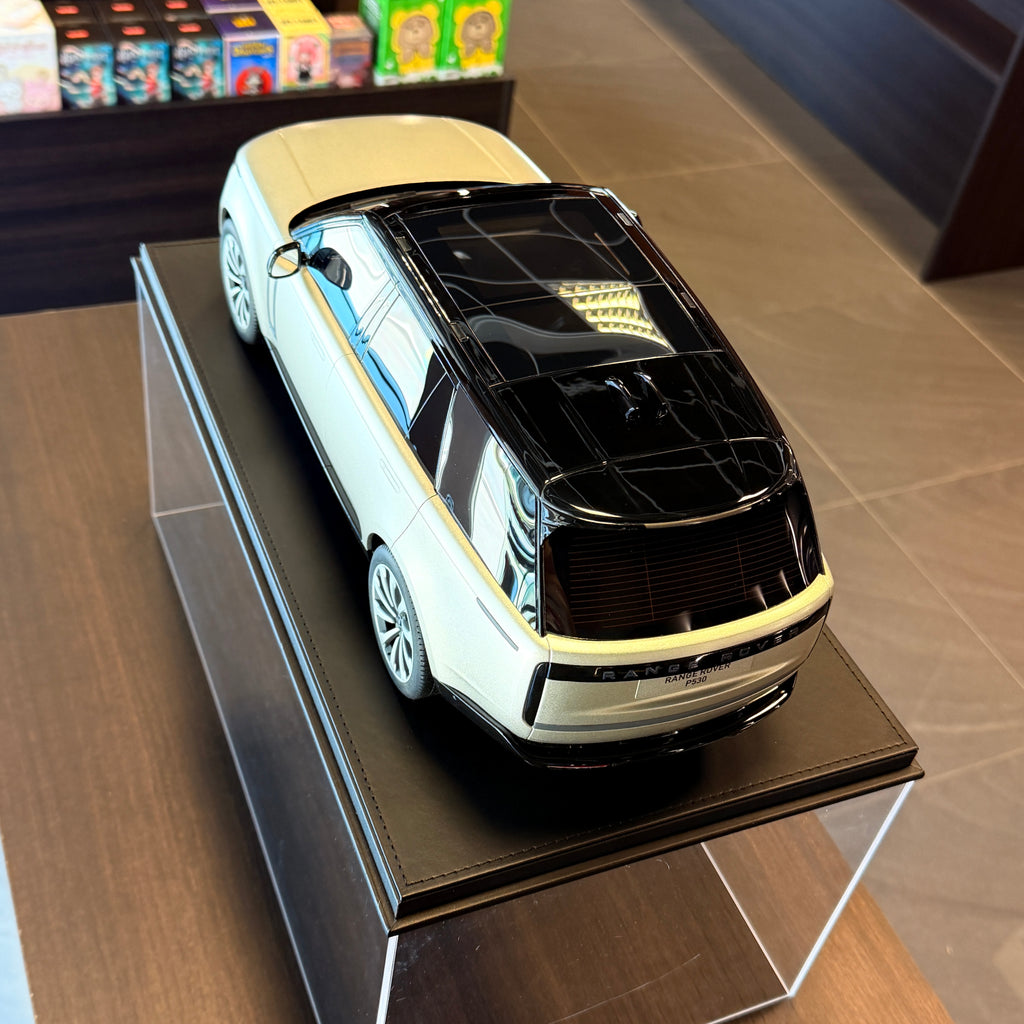 Range Rover P530 Autobiography – Oro Escala 1:12 de GT Spirit