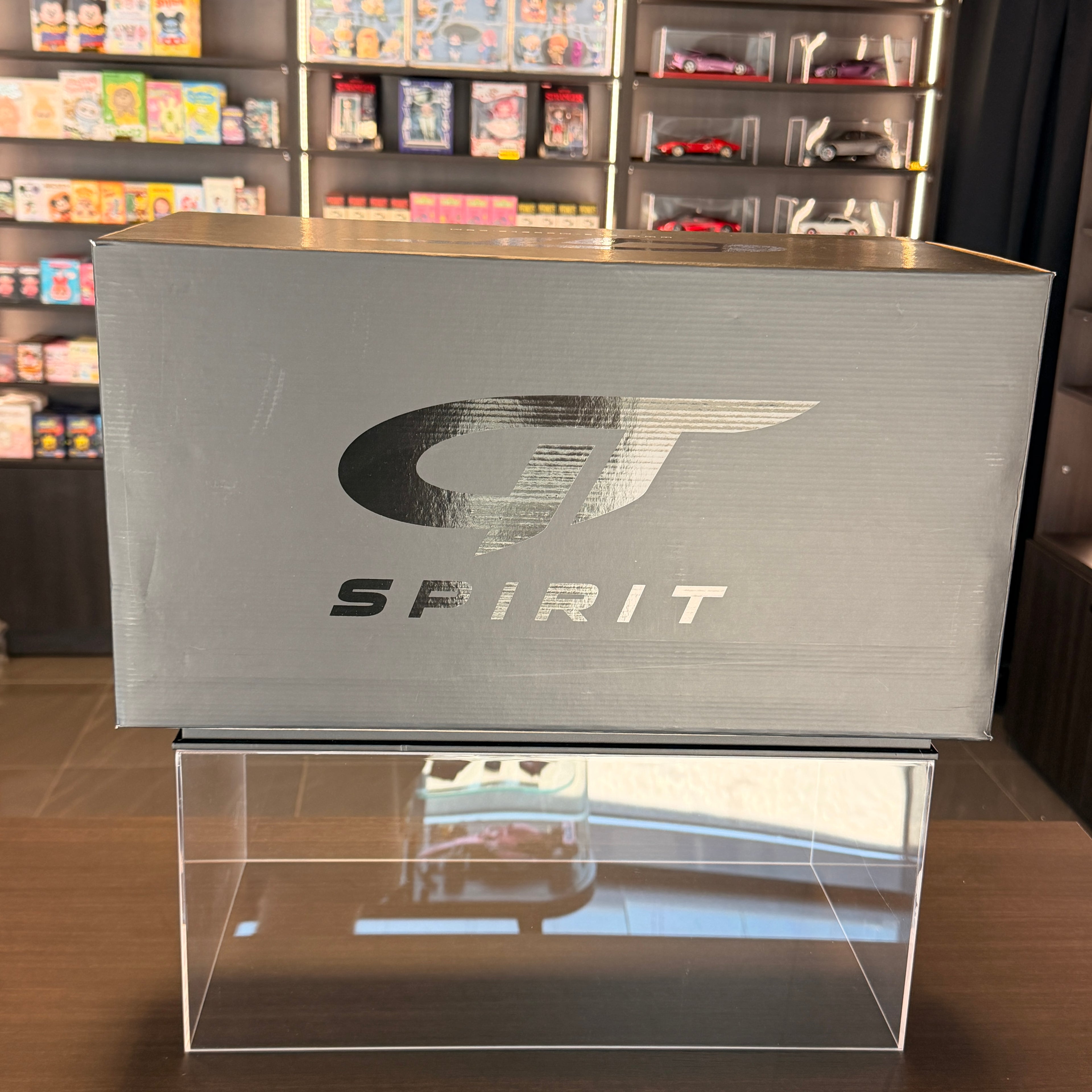 Range Rover P530 Autobiography – Oro Escala 1:12 de GT Spirit
