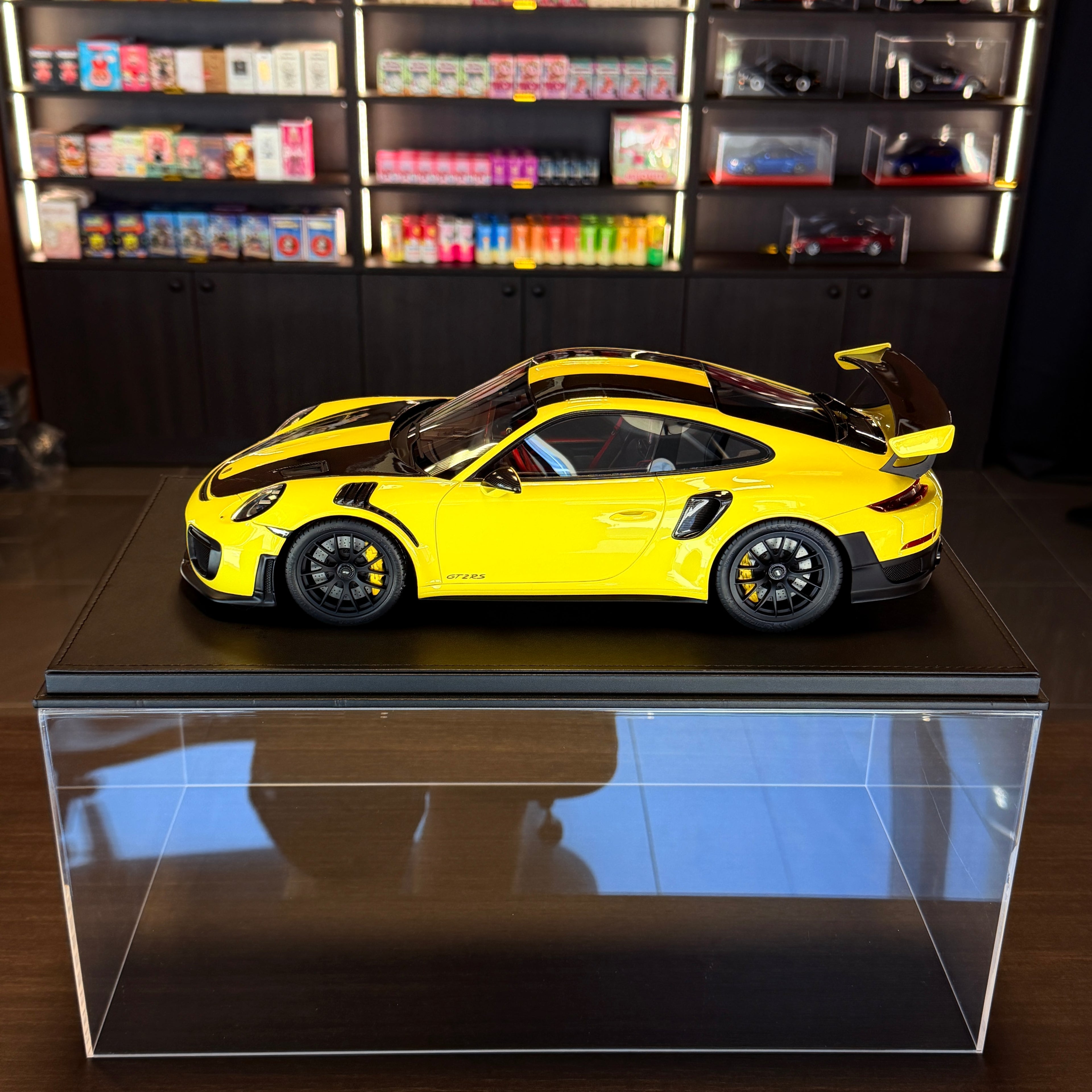 GT Spirit Porsche 911 (991.2) GT2 RS Weissach Package – 1:12 Scale Model Car