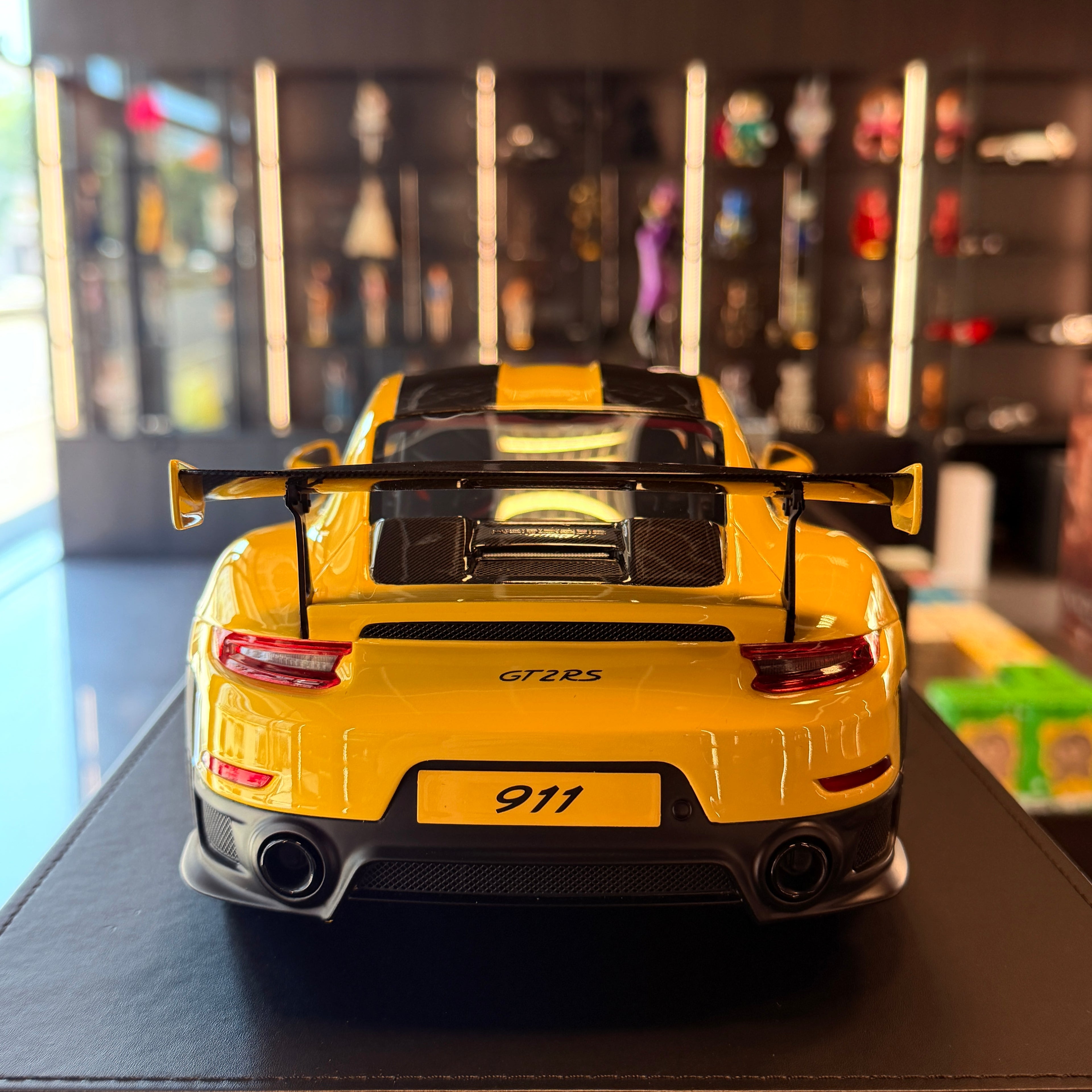 GT Spirit Porsche 911 (991.2) GT2 RS Weissach Package – 1:12 Scale Model Car