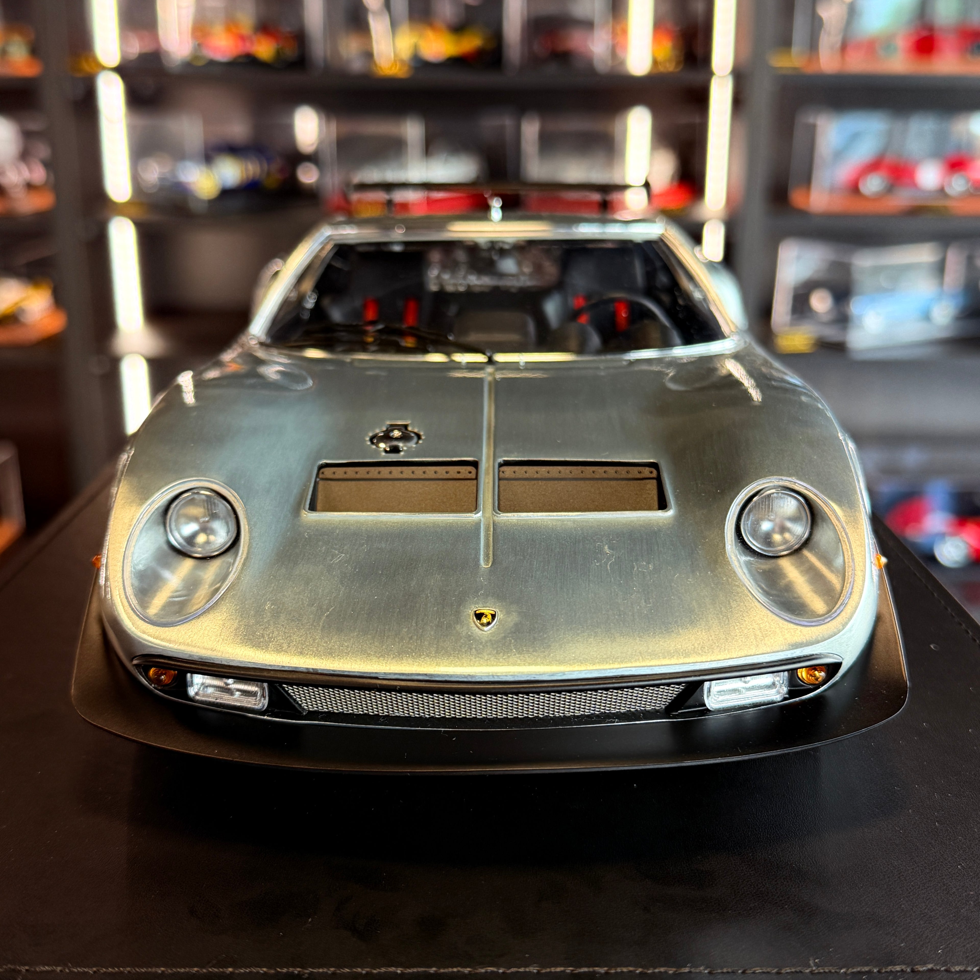 Lamborghini Miura SVR 1970 – Edición limitada pulida (50 unidades) Escala 1:12 de KYOSHO