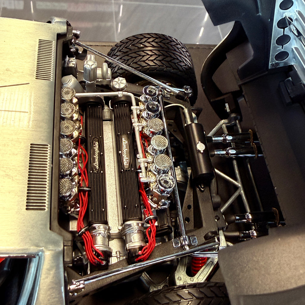 Lamborghini Miura SVR 1970 – Edición limitada pulida (50 unidades) Escala 1:12 de KYOSHO