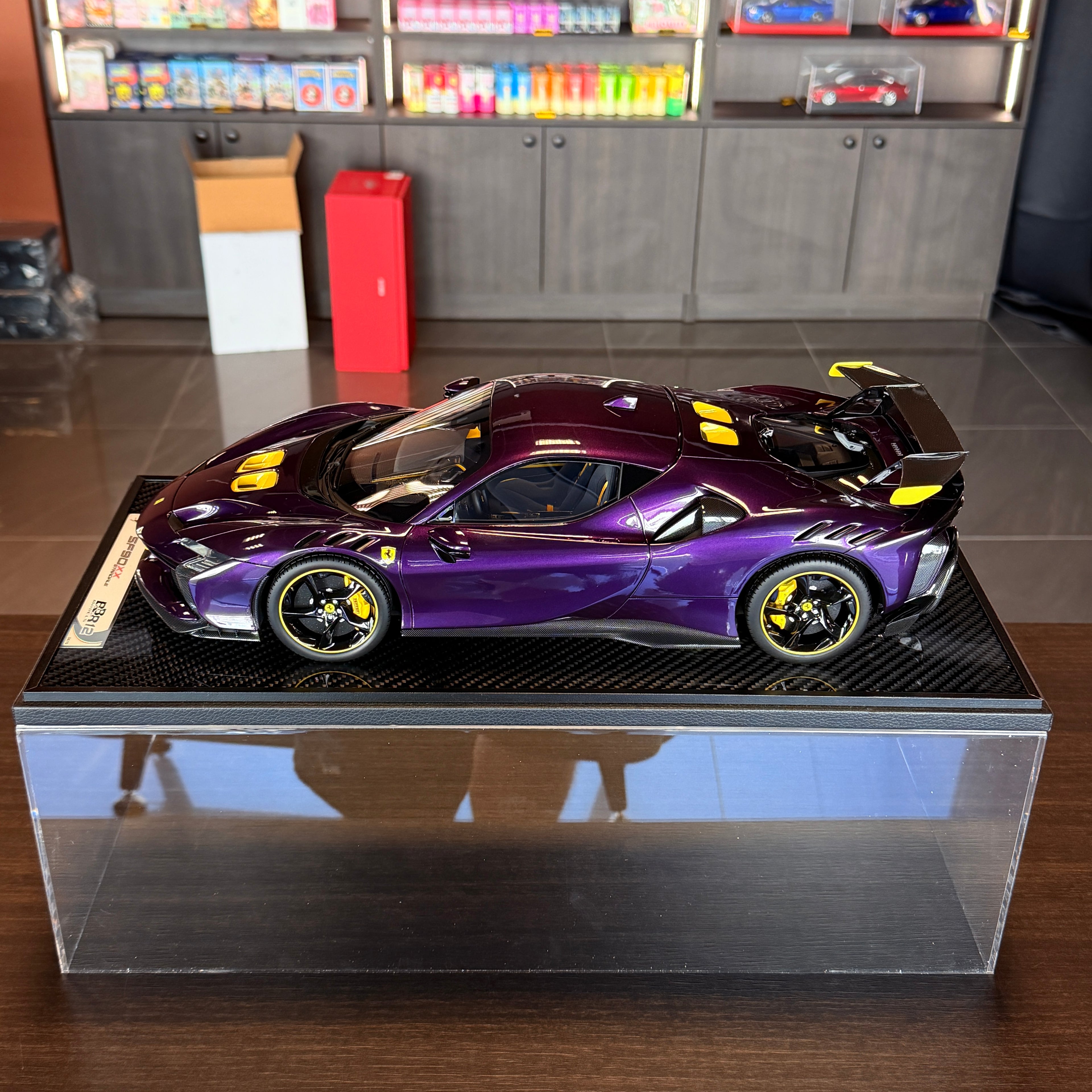 BBR-Models 1/12 Ferrari Sf90 XX Stradale Spider 2024 Rot Carbon Schwarz BBR1221D