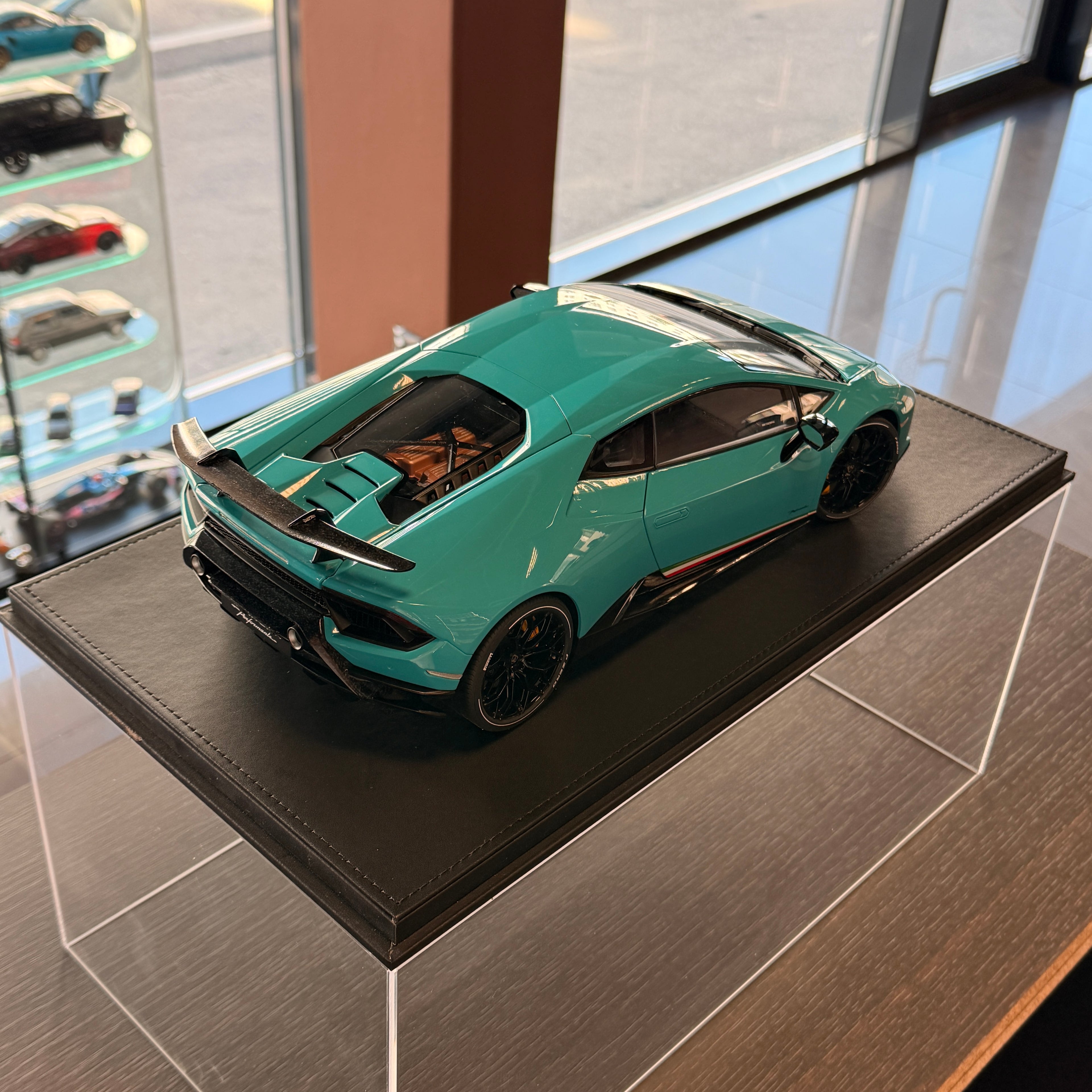 AUTOart Lamborghini Huracán Performante Blu Glauco (Solid Blue) – 1:12 Scale Model Car