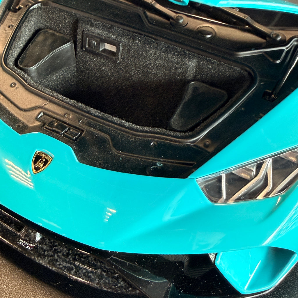AUTOart Lamborghini Huracán Performante Blu Glauco (Solid Blue) – 1:12 Scale Model Car