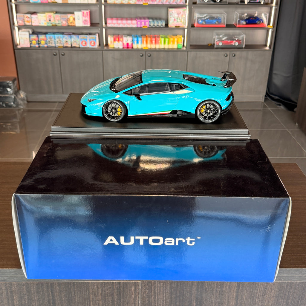 AUTOart Lamborghini Huracán Performante Blu Glauco (Solid Blue) – 1:12 Scale Model Car