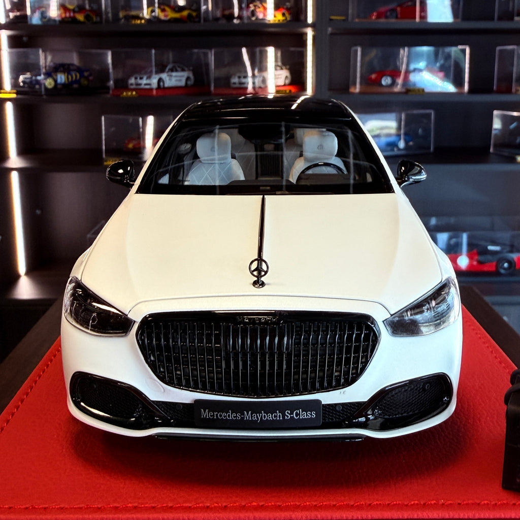Mercedes-Maybach S-Class Night Series 2023 Opalith White Matt | 1:18 Scale by ALMOST REAL (Limited Edition 504 pcs)