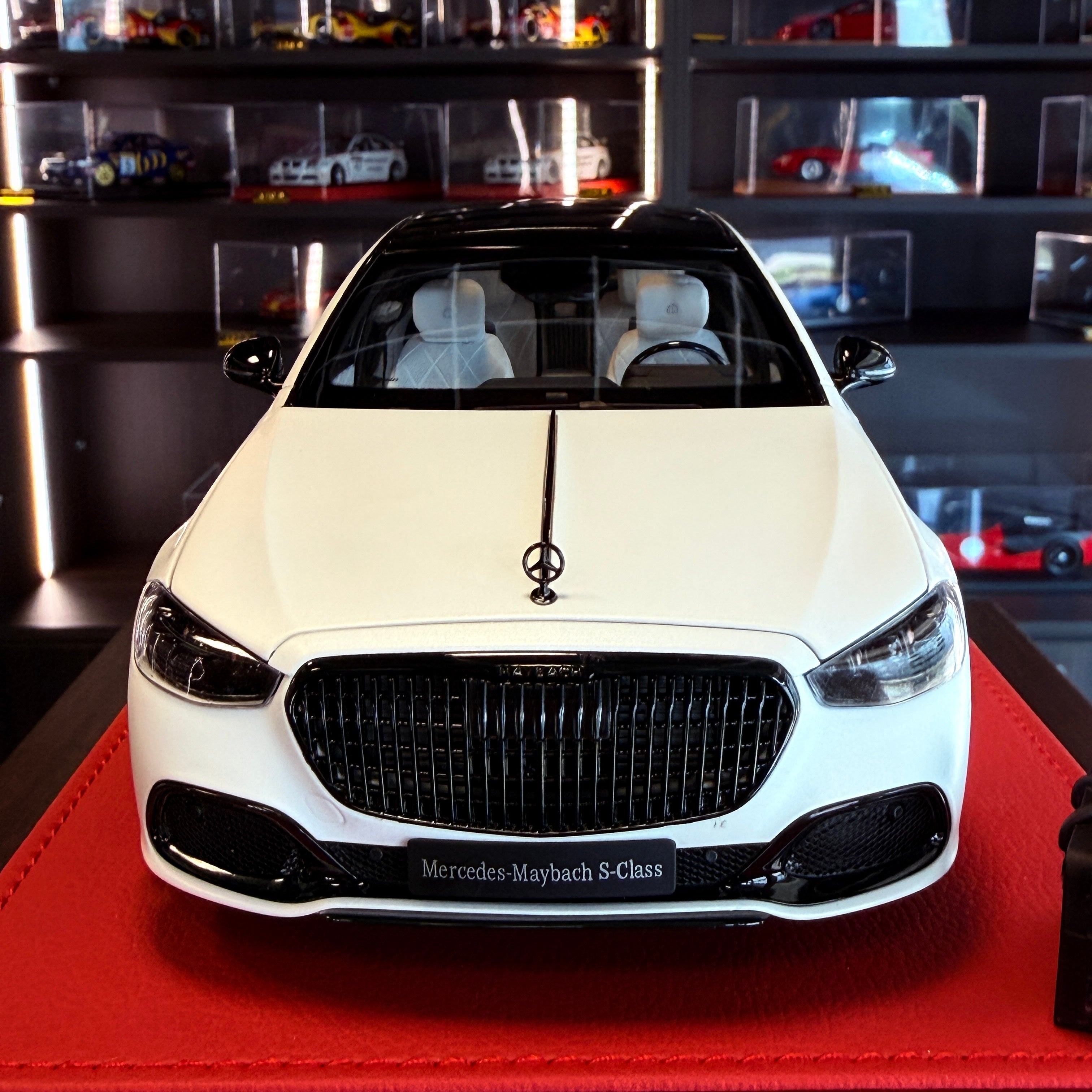 Mercedes-Maybach S-Class Night Series 2023 Opalith White Matt | 1:18 Scale by ALMOST REAL (Limited Edition 504 pcs)