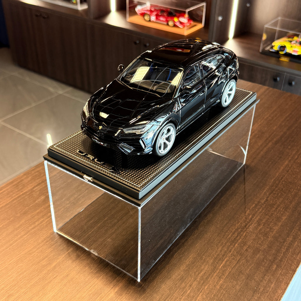Lamborghini Urus Negro Brillante 2021 Edición del Propietario 1:18 de MR Collection