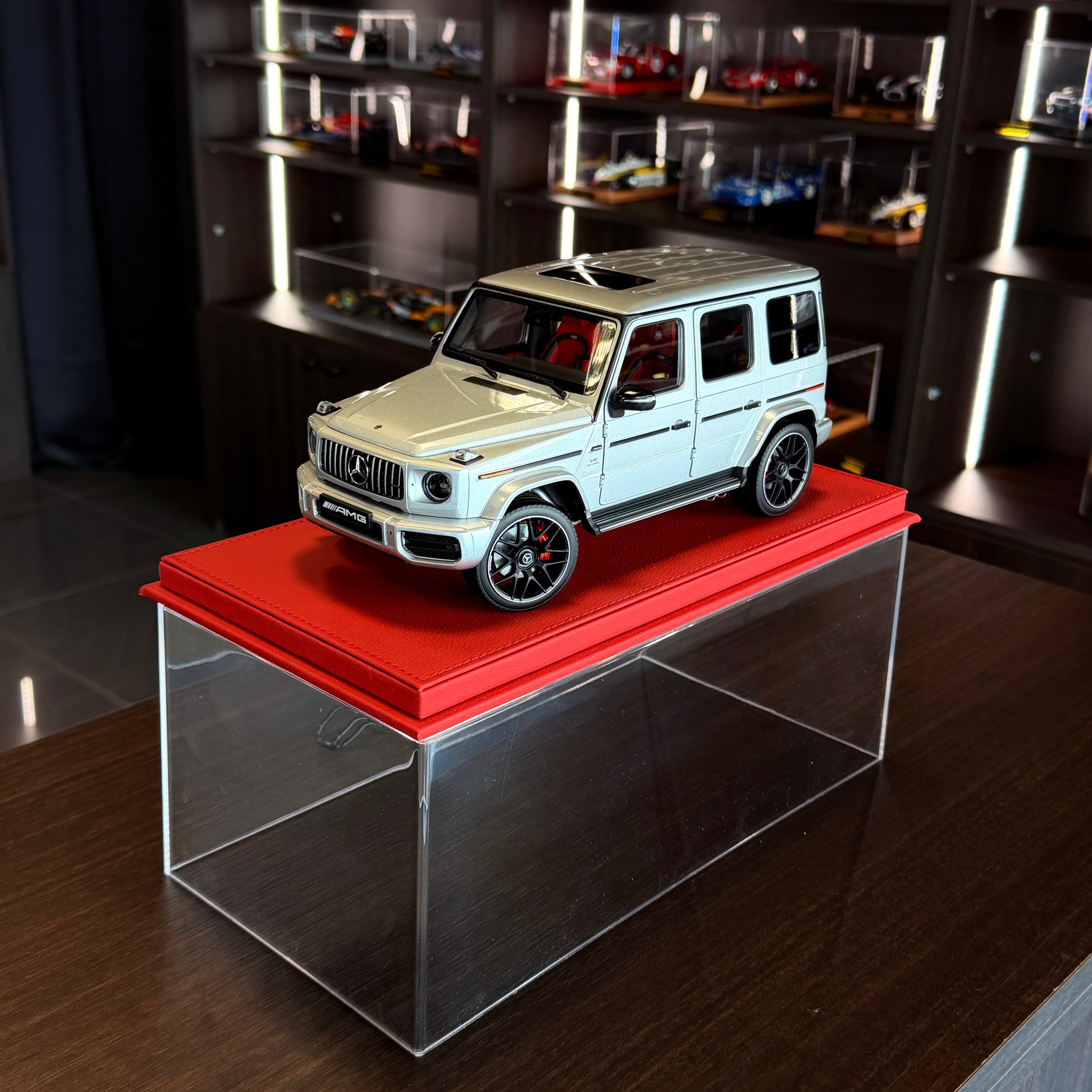Mercedes-AMG G 63 2019 Iridium Silver | 1:18 Scale by ALMOST REAL | Limited 600 pcs