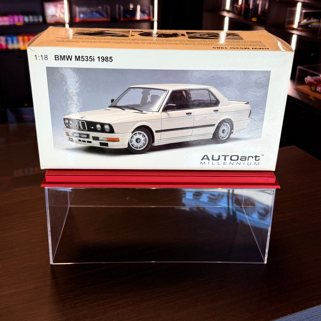 Porsche 911 Carrera (993) – Grün Metallic im Maßstab 1:18 von AUTOart