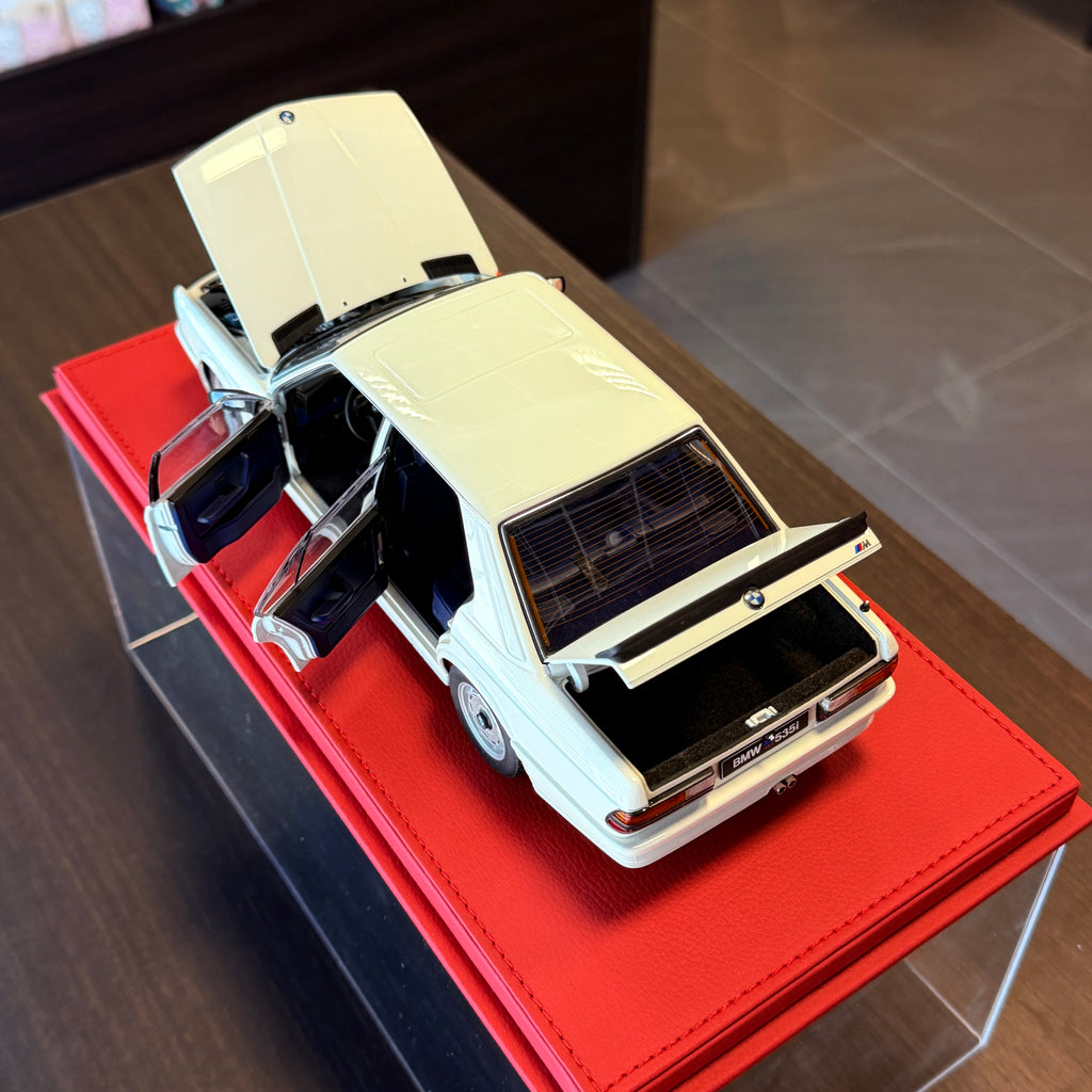 Porsche 911 Carrera (993) – Grün Metallic im Maßstab 1:18 von AUTOart