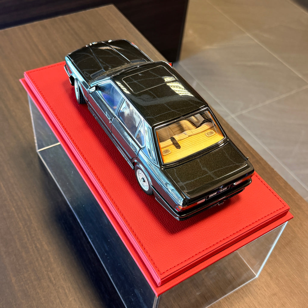 Porsche 911 Carrera (993) – Grün Metallic im Maßstab 1:18 von AUTOart