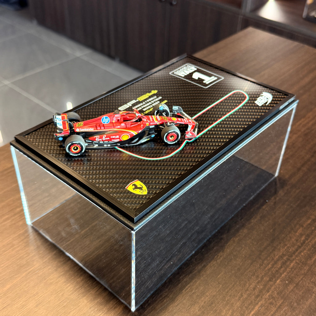 BBR Models Ferrari SF21 #55 Carlos Sainz – GP Emilia Romaña 2021 Versión Lluvia – Coche a Escala 1:43 con Vitrina (Edición Limitada 240 pzas) de BBR Models