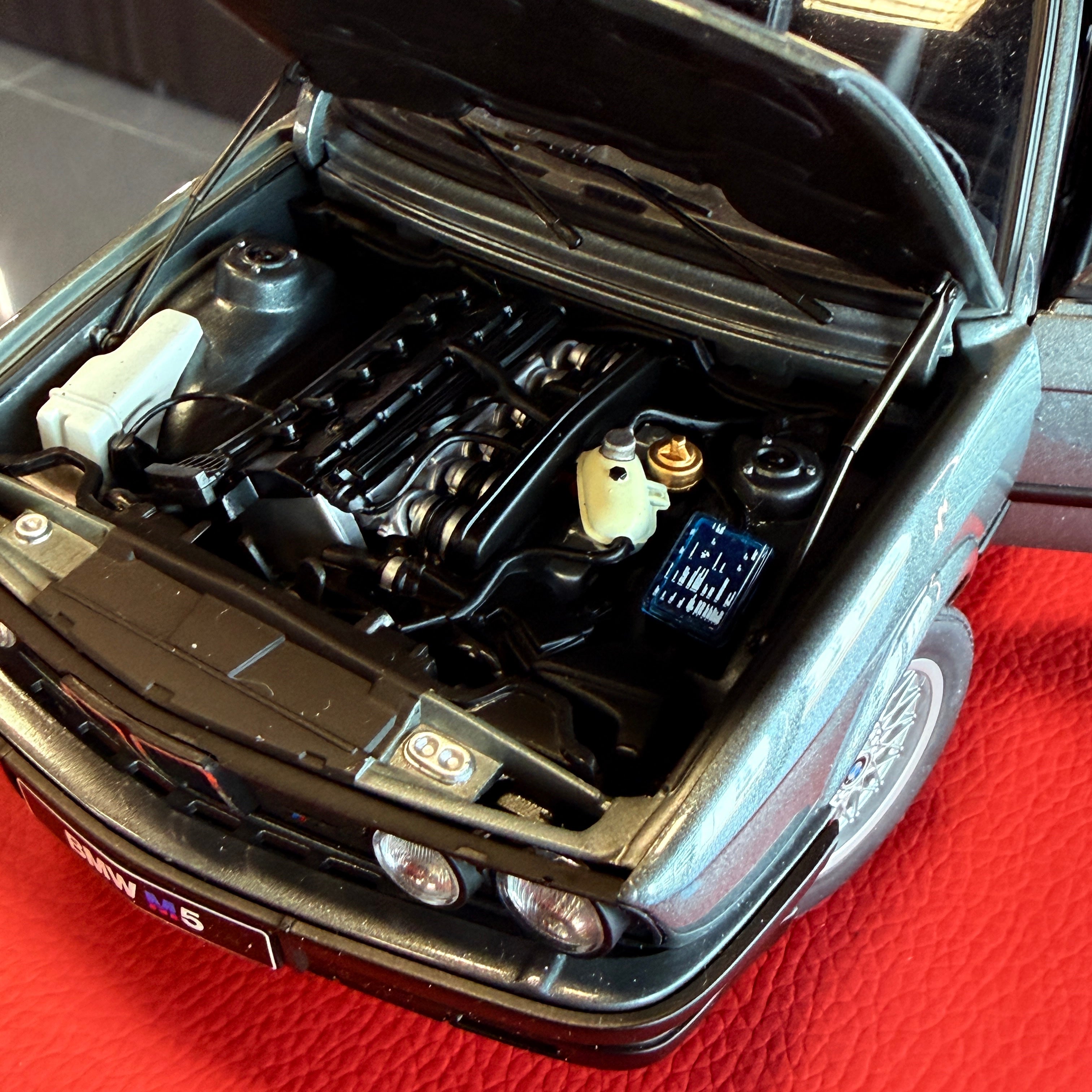 Porsche 911 Carrera (993) – Verde Metalizado Escala 1:18 de AUTOart Millenium