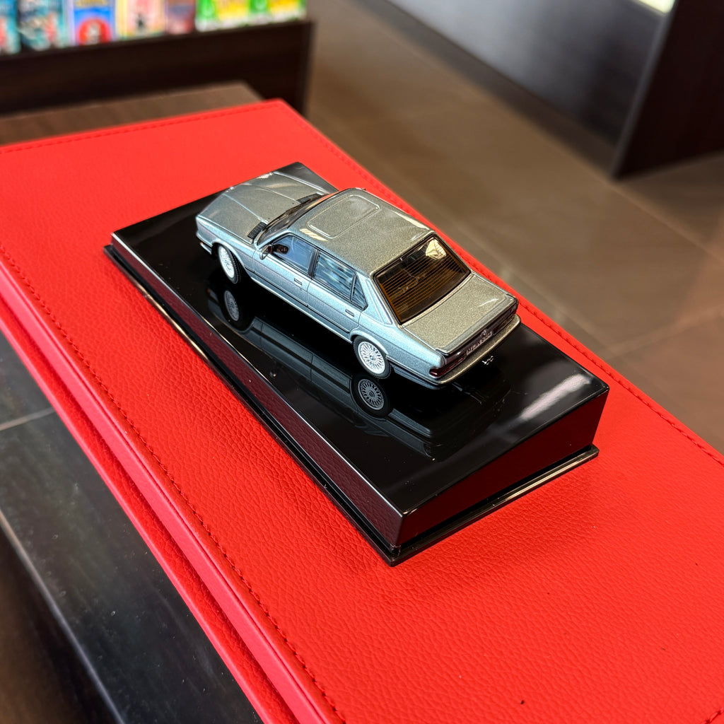 BMW M5 (E28) Dolphin Grey Metallic 1:43 Scale by AUTOart Millennium