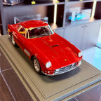 Ferrari 410 Superamerica Серия III SN 1423 SA Червен в мащаб 1:18 с витрина от BBR Models (ограничен тираж 108)