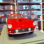 Ferrari 410 Superamerica Серия III SN 1423 SA Червен в мащаб 1:18 с витрина от BBR Models (ограничен тираж 108)
