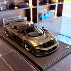 Ferrari F80 Verde Masoni Opaco v měřítku 1:18 s vitrínou od BBR Models (limitovaná edice 24 kusů)
