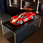 Ford MK IV, vítěz 24 hodin Le Mans 1967, Dan Gurney a A. J. Foyt, měřítko 1:18 s vitrínou od Spark Models