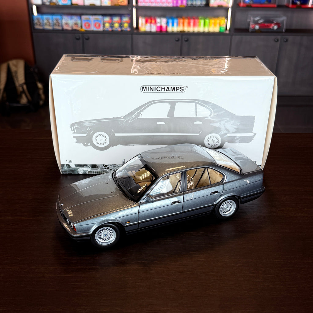 BMW 535i (E34) Μεταλλικό γκρι μοντέλο σε κλίμακα 1:18 από τη Minichamps