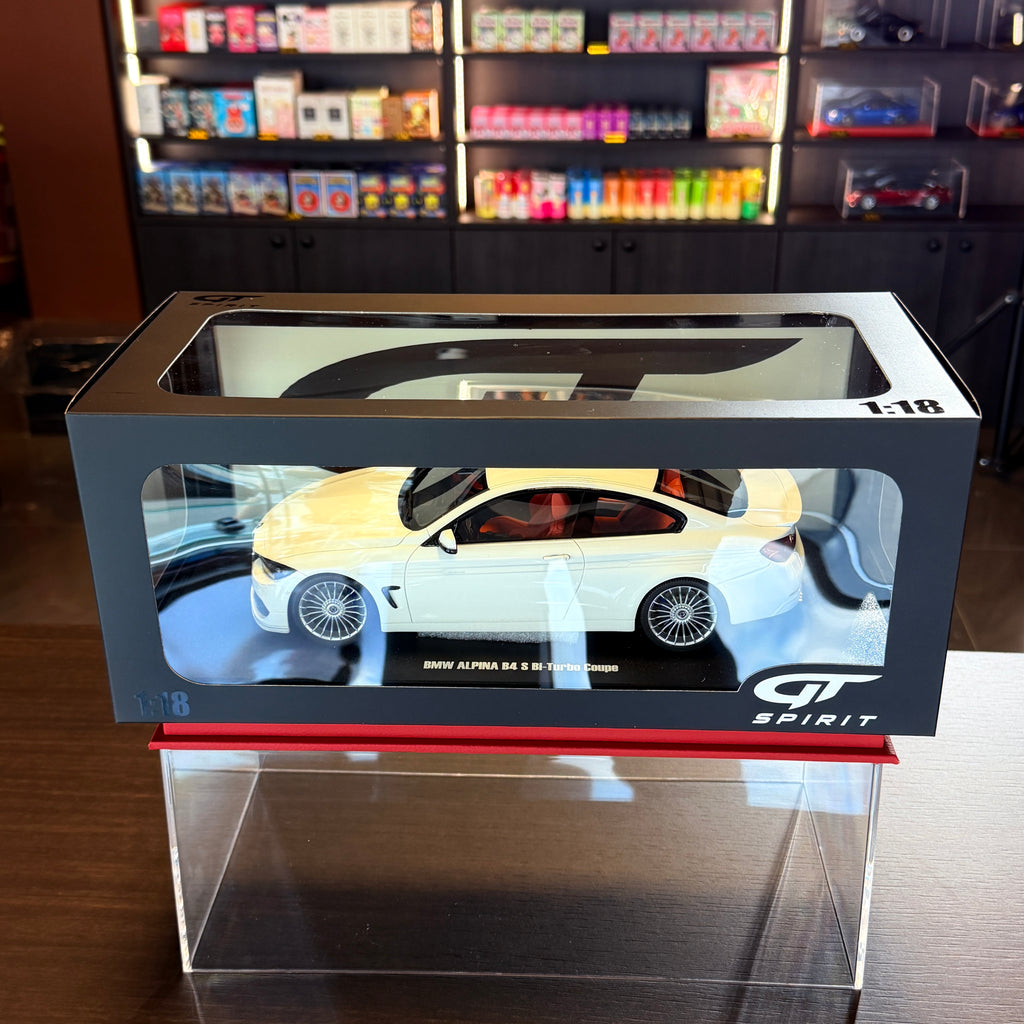 ALPINA B4 Bi-Turbo BMW F32 σε Κλίμακα 1:18 με Βιτρίνα από την GT Spirit