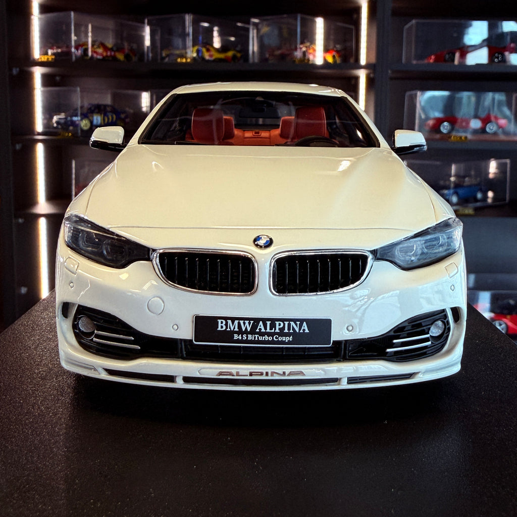 ALPINA B4 Bi-Turbo BMW F32 σε Κλίμακα 1:18 με Βιτρίνα από την GT Spirit