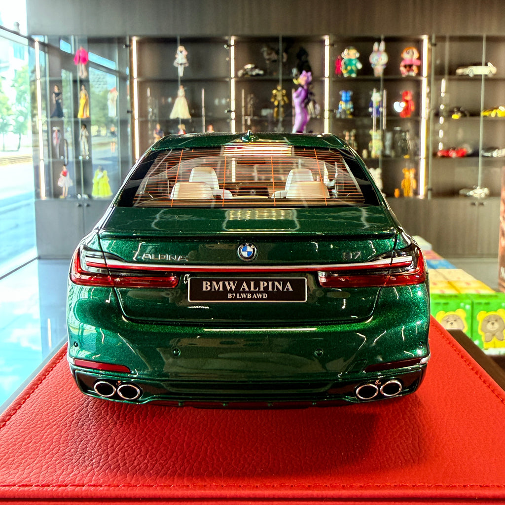 ALPINA B7 BMW G12 σε Κλίμακα 1:18 με Βιτρίνα από την GT Spirit