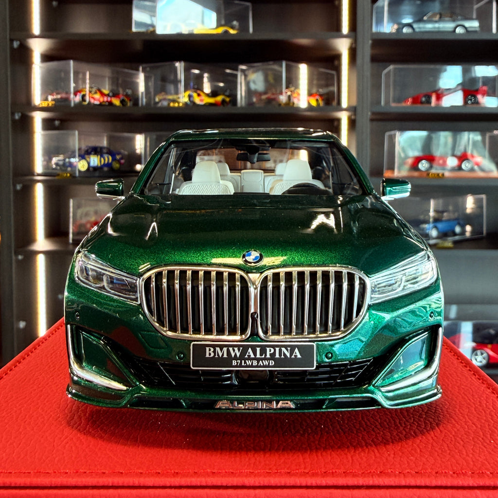 ALPINA B7 BMW G12 σε Κλίμακα 1:18 με Βιτρίνα από την GT Spirit