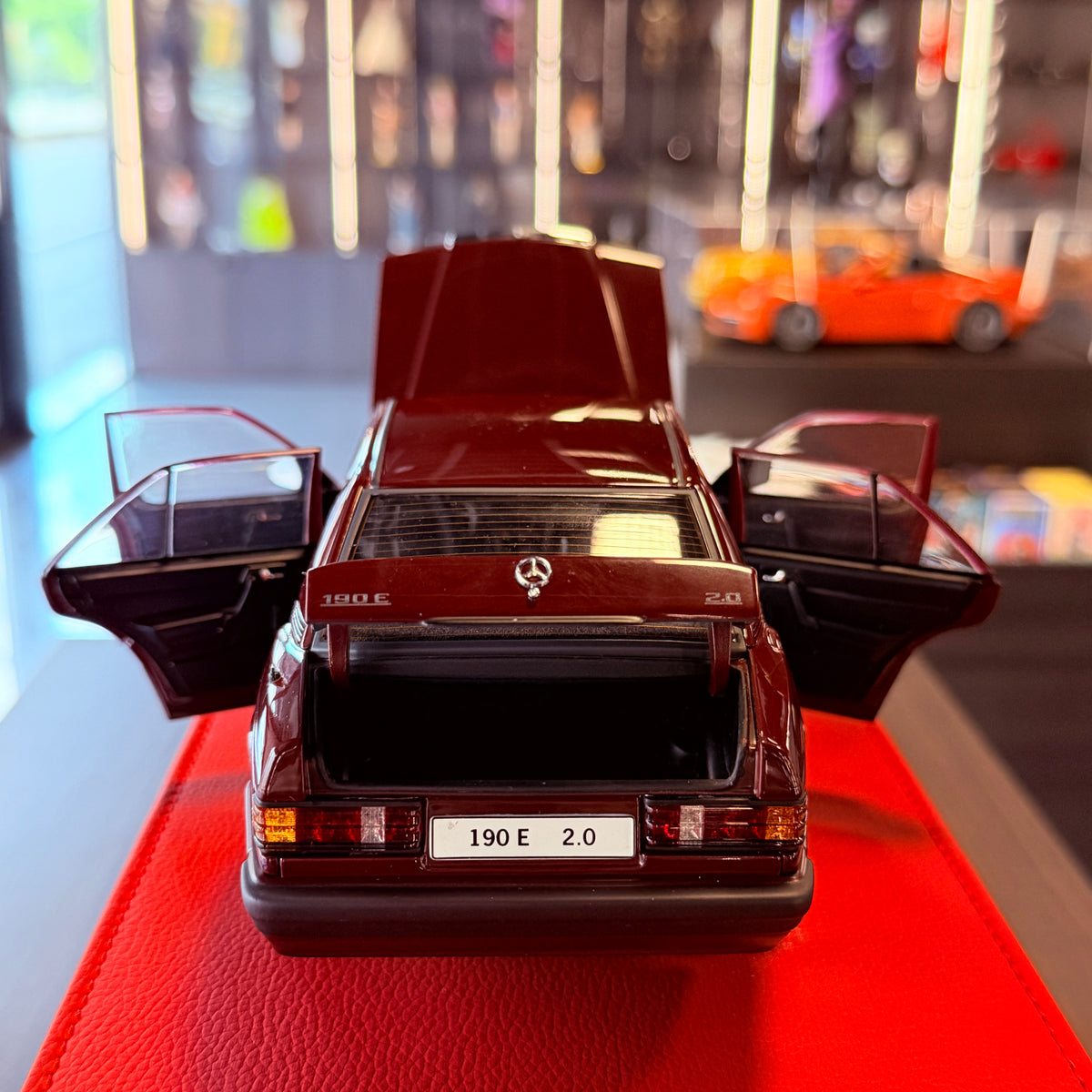 AUTOart Mercedes-Benz 190 E 2.0 W201 1:18 Barolo Red front view