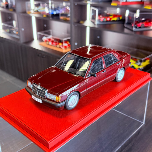 AUTOart Mercedes-Benz 190 E 2.0 W201 1:18 with original Millennium box