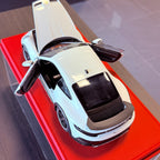 Minichamps Porsche 911 Dakar 2022 1:18 White front luggage compartment open