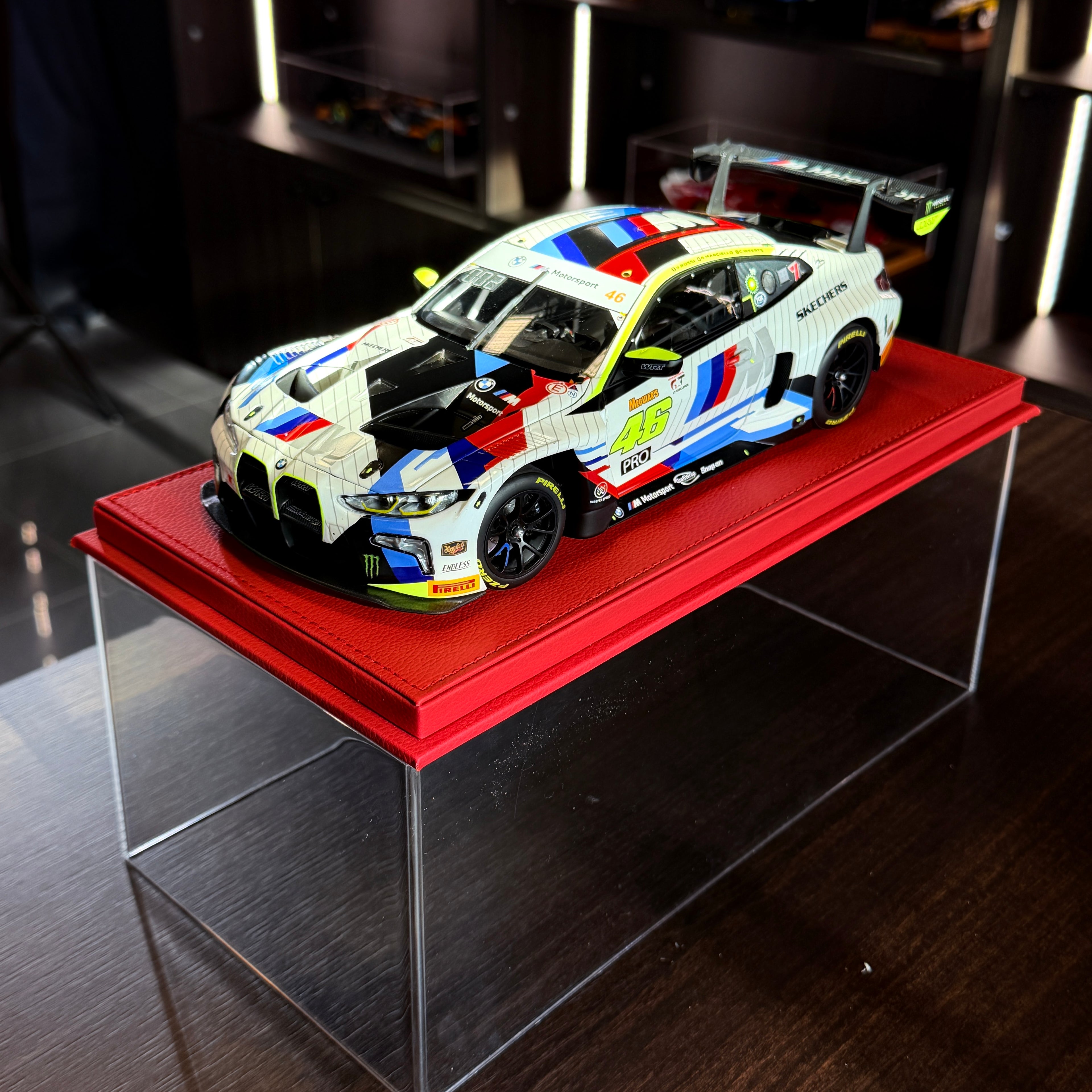1:18 BMW M4 GT3 #4 Team WRT – V. Rossi / C. Weerts / R. Marciello – 12 órás Bathurst 2025, Minichamps