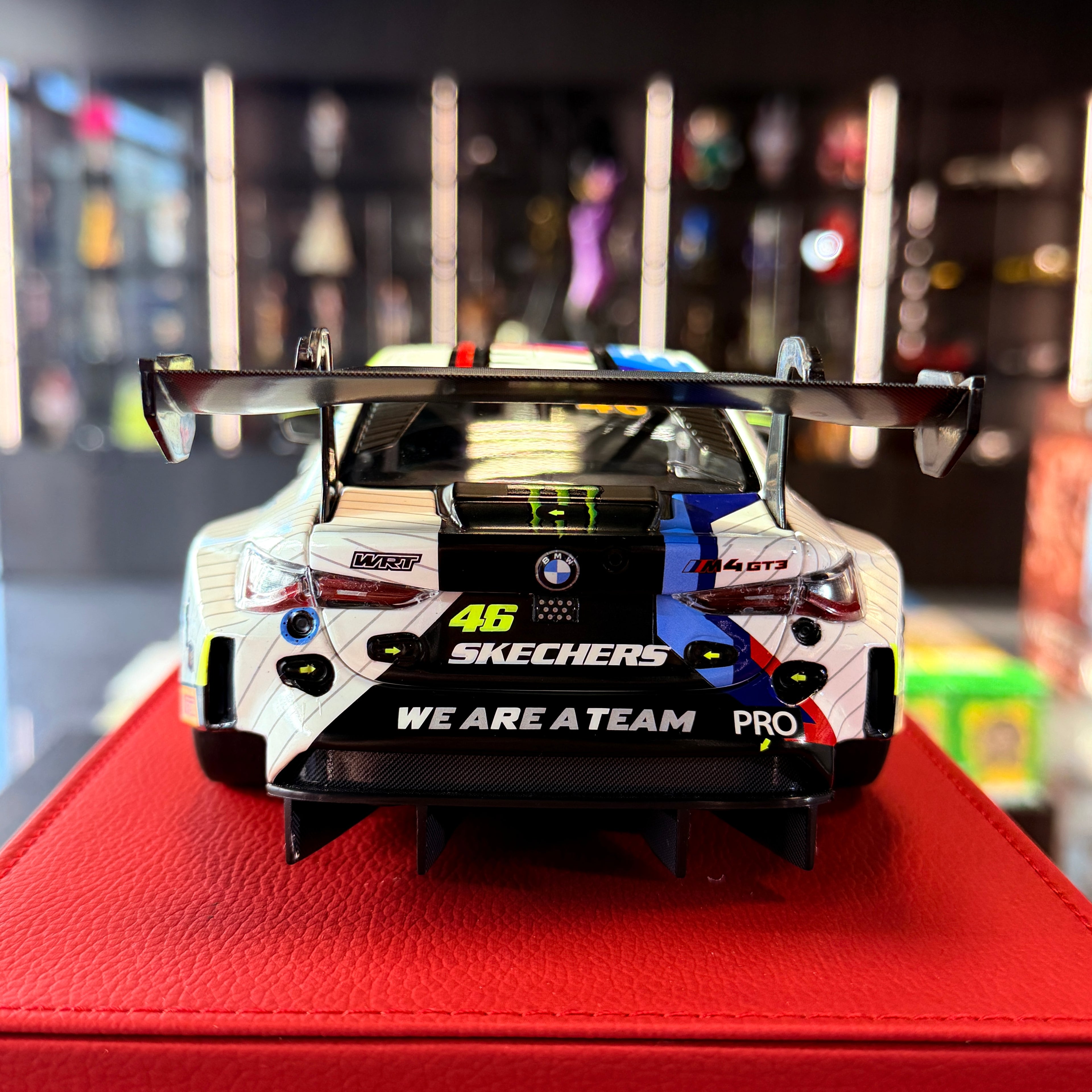BMW M4 GT3 1:18 #4 Team WRT – V. Rossi / C. Weerts / R. Marciello – 12H Bathurst 2025 di Minichamps