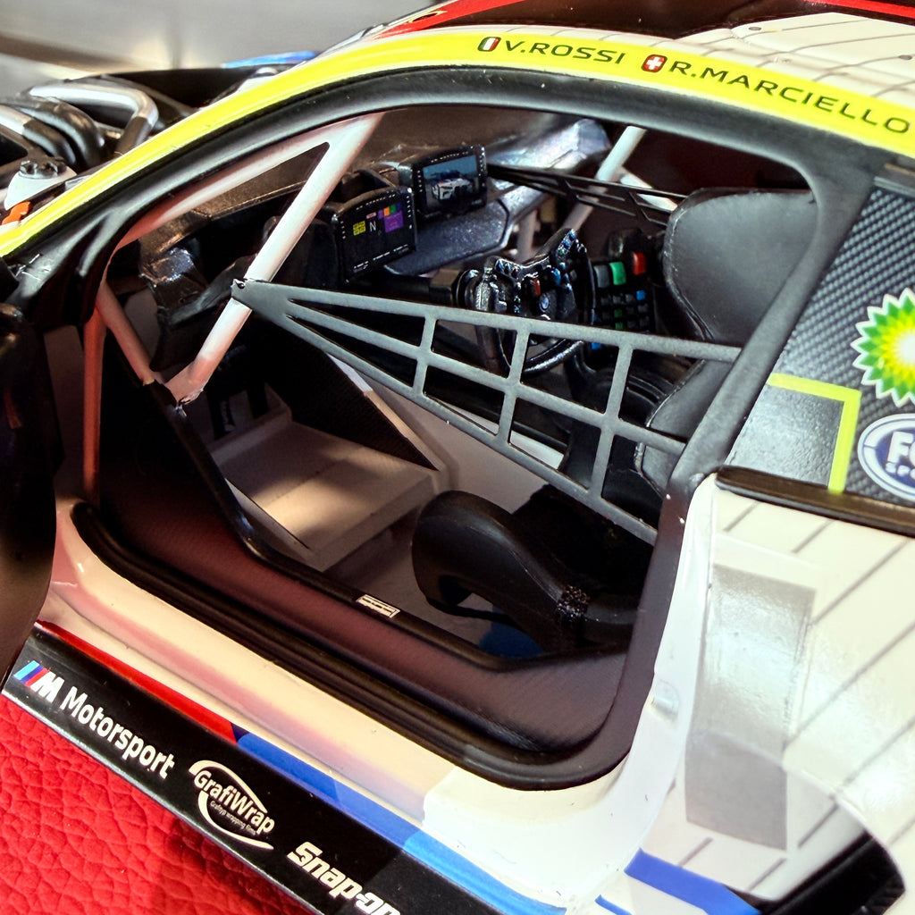 BMW M4 GT3 1:18 #4 Team WRT – V. Rossi / C. Weerts / R. Marciello – 12H Bathurst 2025 di Minichamps