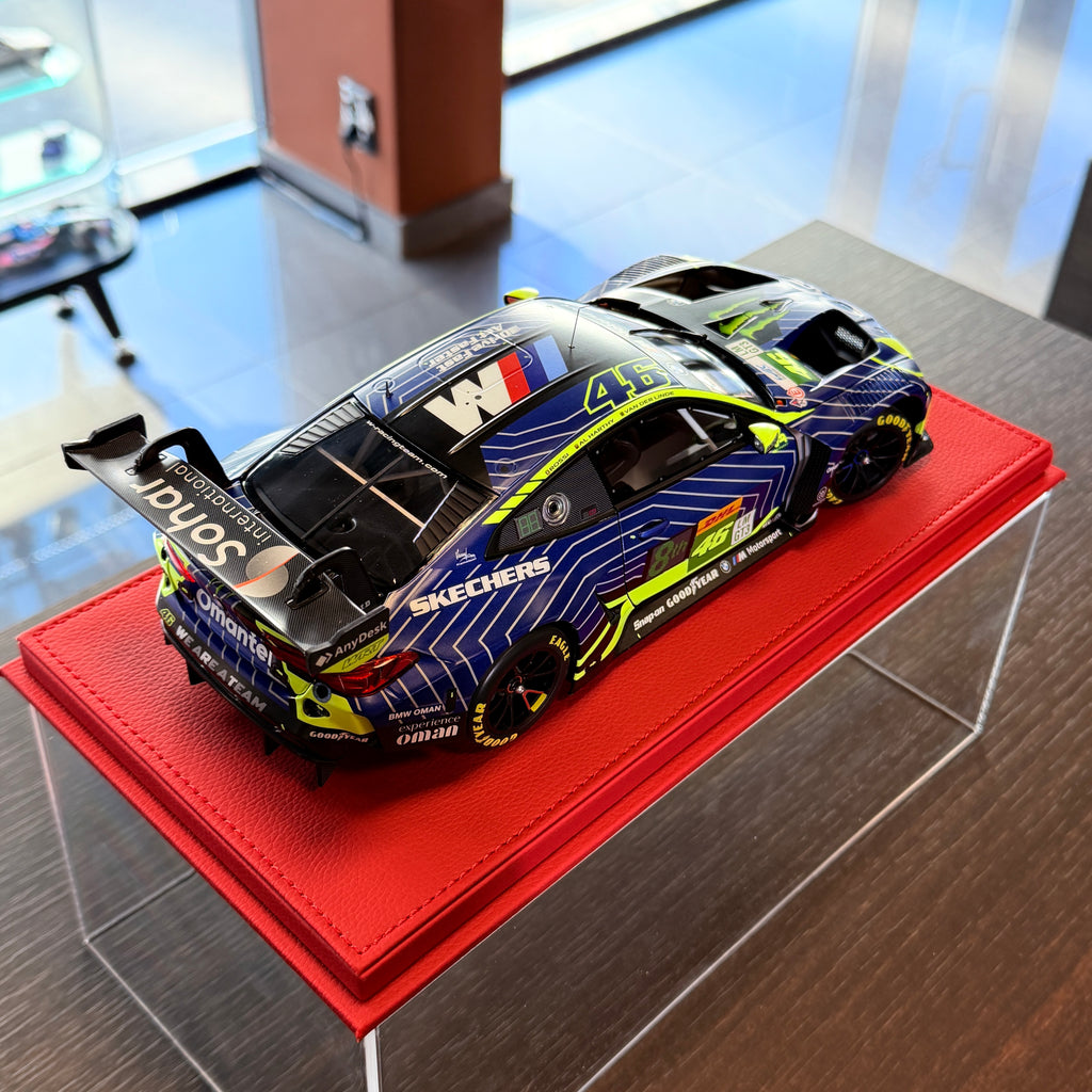 1:18 BMW M4 GT3 EVO Team WRT – V. Rossi / A. Al-Harthy / K. van der Linde – 1 812 KM, Katar 2025, Minichamps