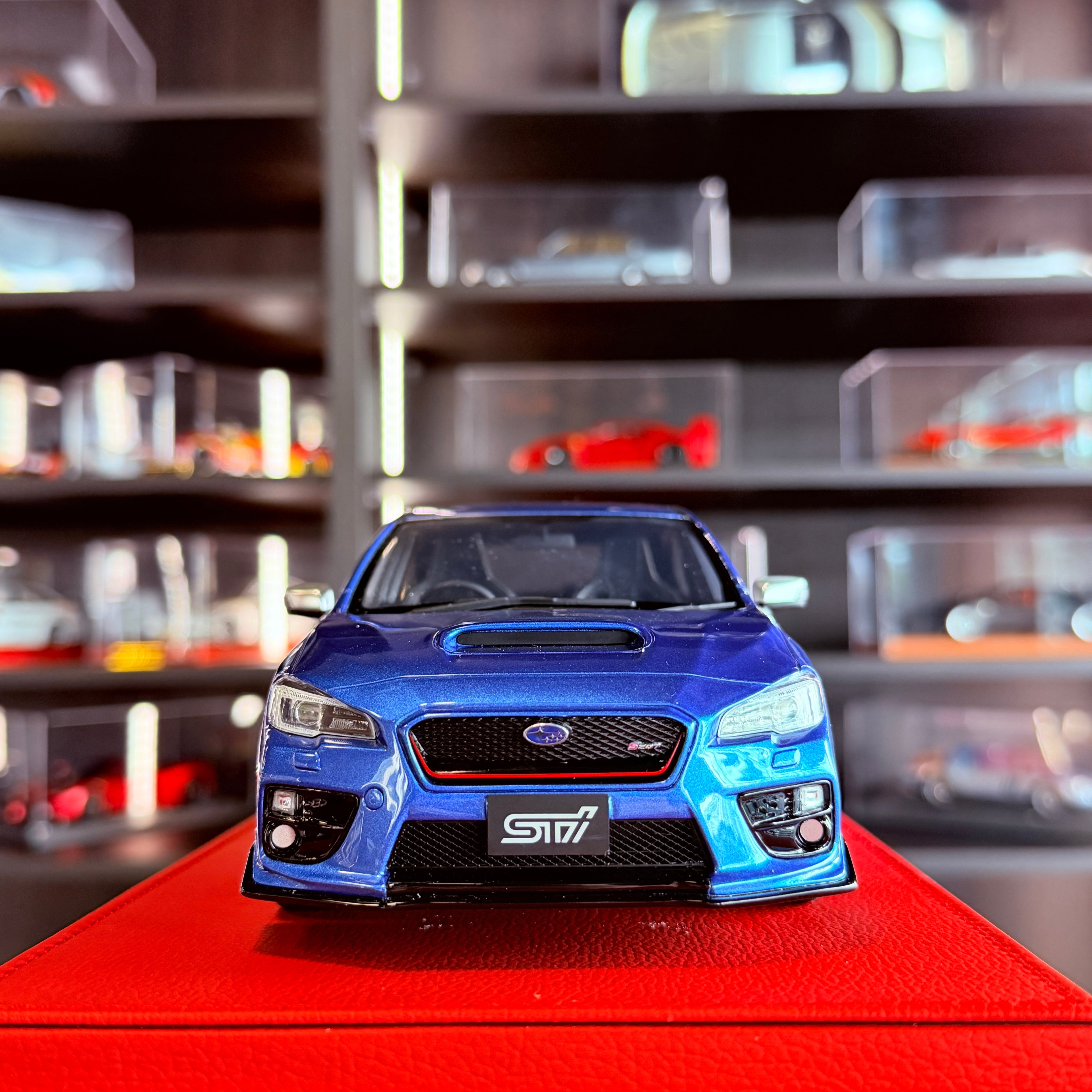Subaru WRX STI S207 2015 – perleťová modrá WR, mierka 1:18 od OttOmobile — limitovaná edícia 2 000 ks