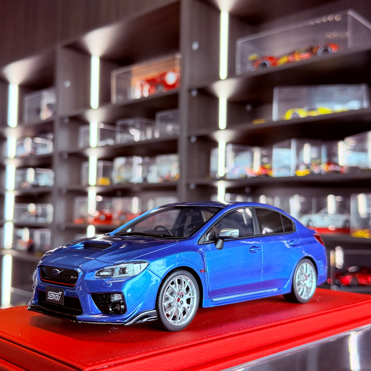 Subaru WRX STI S207 2015 – perleťová modrá WR, mierka 1:18 od OttOmobile — limitovaná edícia 2 000 ks